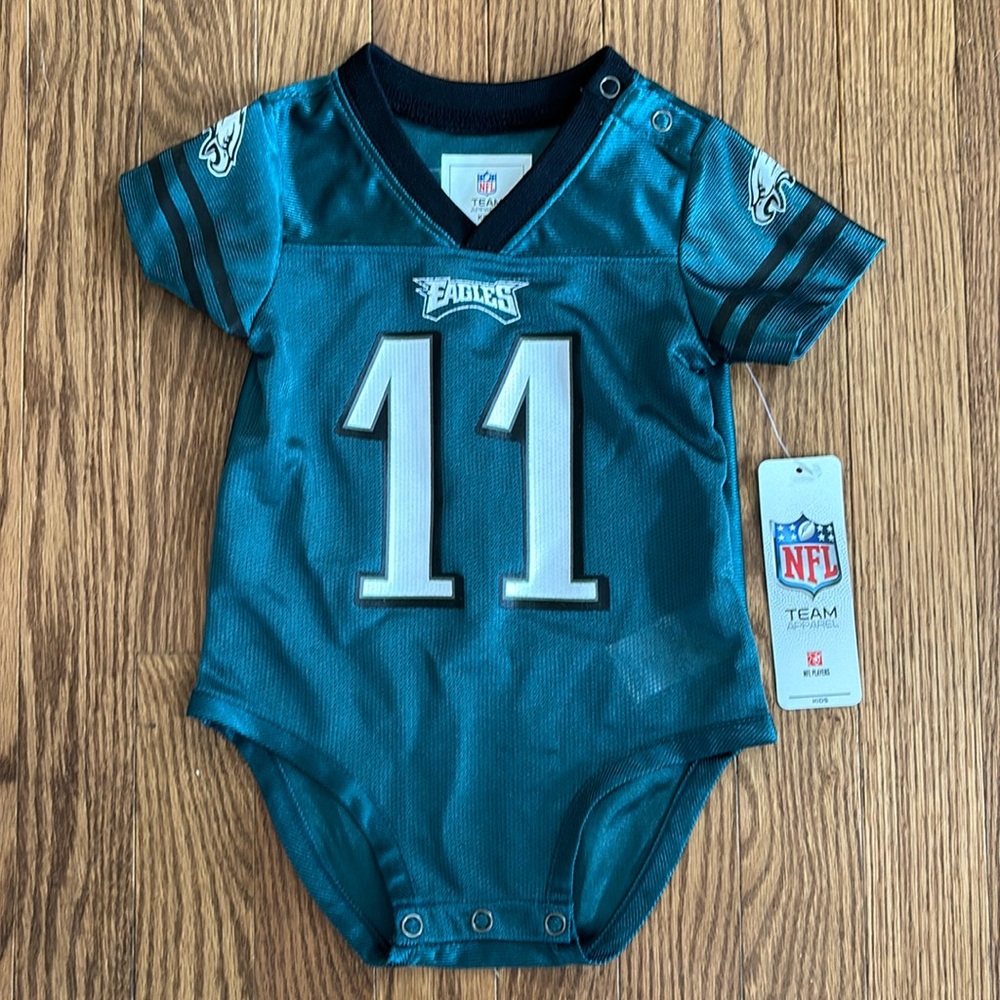 NFL Team Apparel Kids Philadelphia Eagles Wentz Onsie Size 12 months NWT